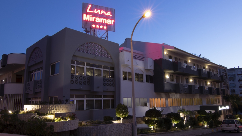 Luna Miramar Club