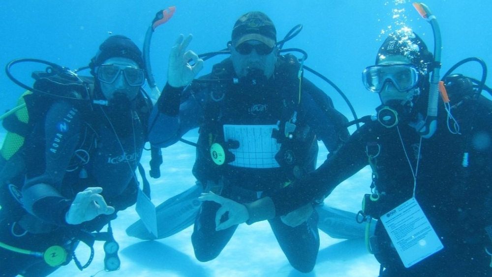 Indigo Divers – Dive Center & Shop